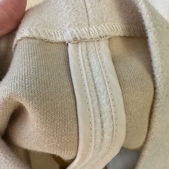 Cream coat - Picture 7 of 7